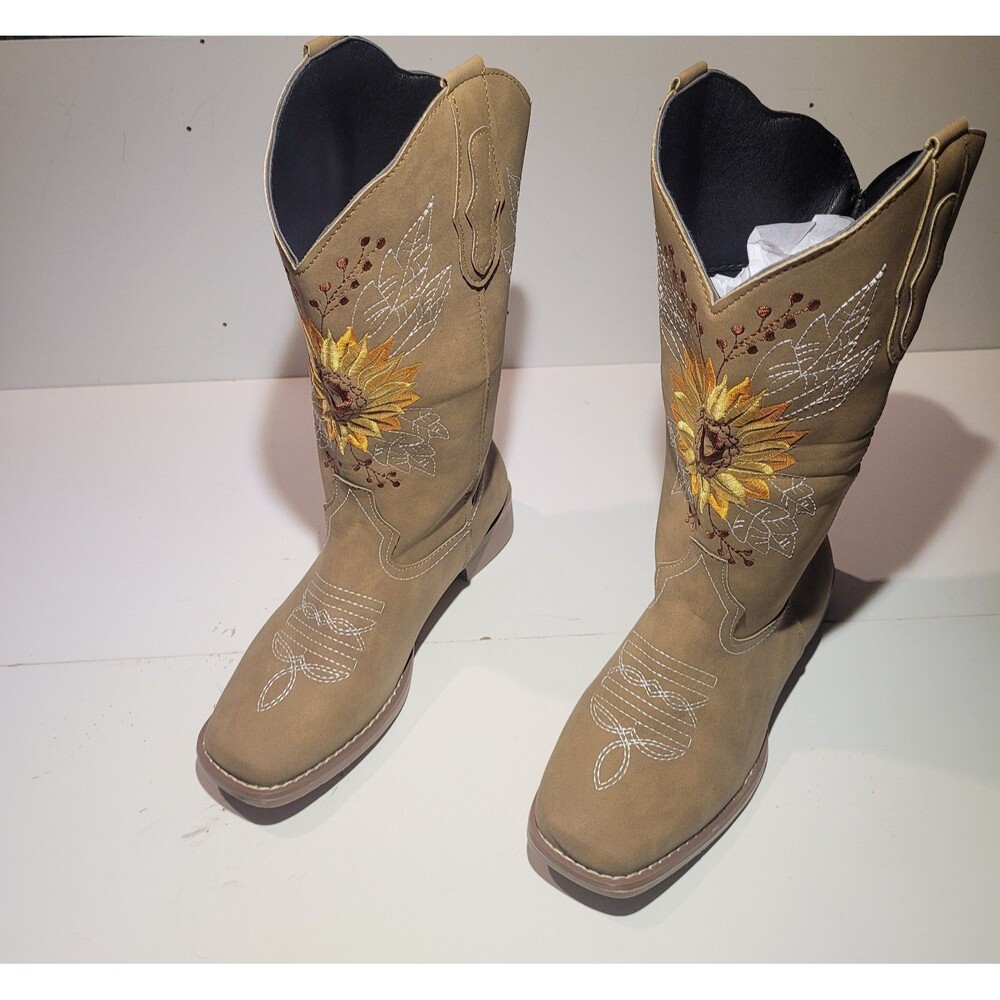 Women’s Tan Western Cowgirl Boots Sunflower Embroidered  Square Toe  Size 8